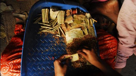 The amendment in the Act will be an “extremely harsh” measure for small vendors, the report argues. (HT photo) The amendment in the Act will be an “extremely harsh” measure for small vendors, the report argues. (HT photo)