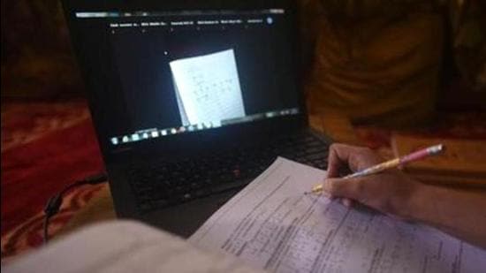 St Kabir Public School has decided to revert to a totally online mode of education from December 15 to 18. (HT Photo)