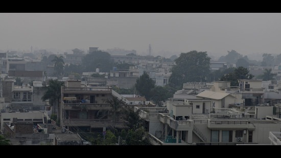 The NGOs want Ludhiana police to ensure that vehicles comply with pollution norms. (HT file)