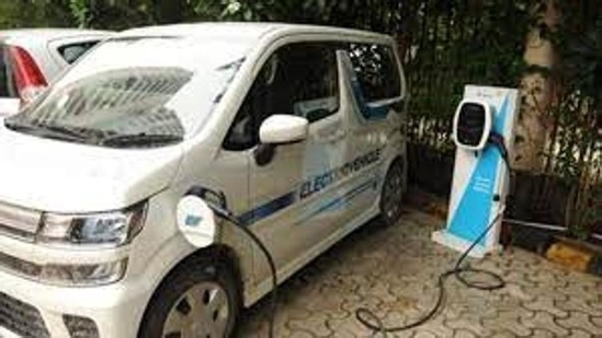 The Delhi government notified its EV Policy on August 7, 2020. Under the policy, the Delhi government has set a target for EVs to account for 25% of sales by 2024. (HT Photo)