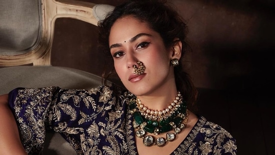 Wanna Match Indian Jewellery With Light-Colored Lehenga – Amazel Designs
