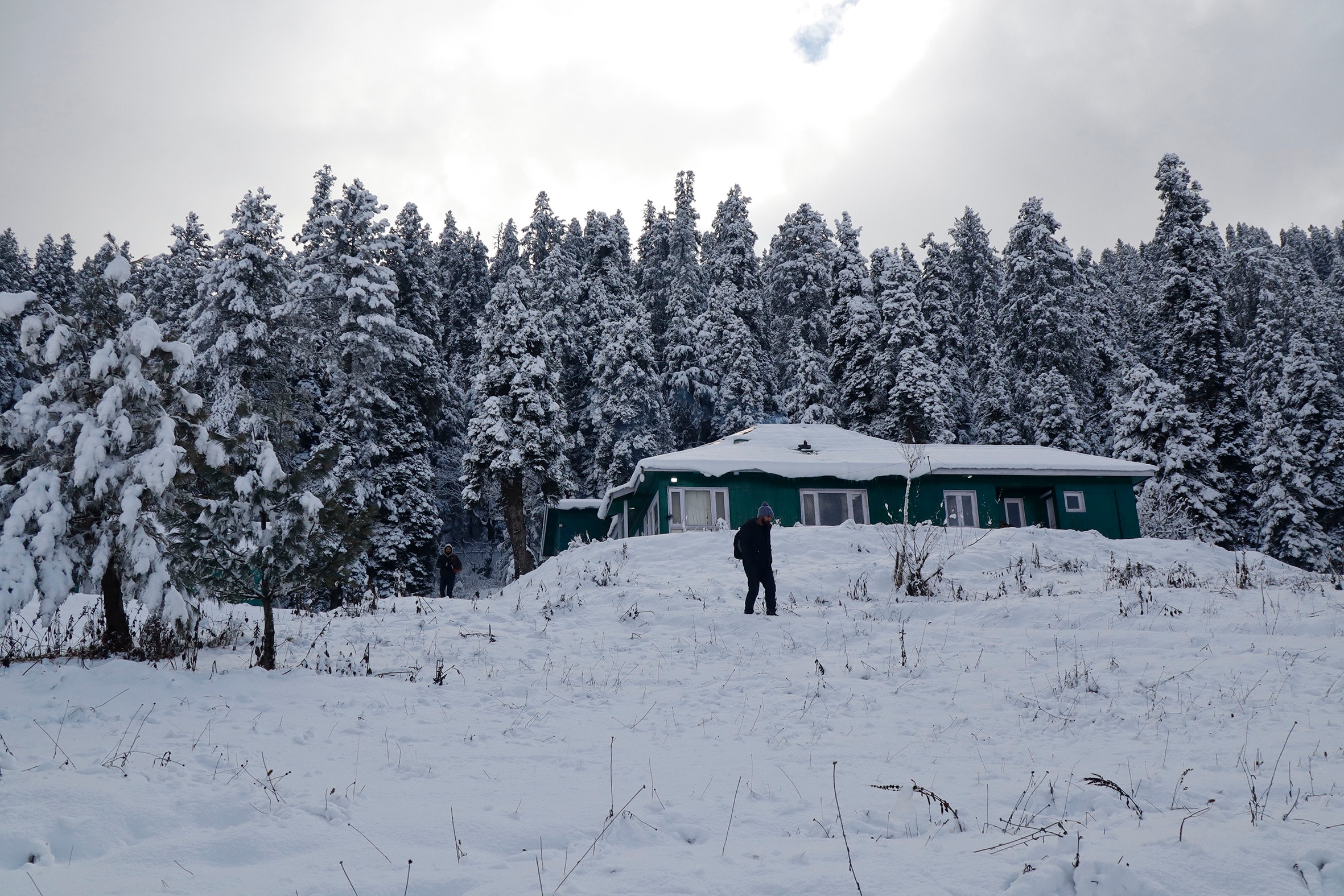 A view of the snow covered ski-resort of Gulmarg in Kashmir. (Waseem Andrabi/HT) A view of the snow covered ski-resort of Gulmarg in Kashmir. (Waseem Andrabi/HT)
