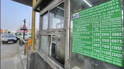 The new toll rates that angered the farmer unions in Ludhiana. (Gurpreet Singh/HT) The new toll rates that angered the farmer unions in Ludhiana. (Gurpreet Singh/HT)