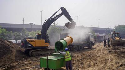 Local sources that mired the air, over the last month have been construction, industrial emissions from the peripheries of Delhi and NCR, residential emissions, road dust and waste burning (PTI)