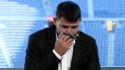 VIDEO: Sergio Aguero breaks down in tears as Barcelona striker announces retirement from football due to heart condition (TWITTER/SCREENGRAB)