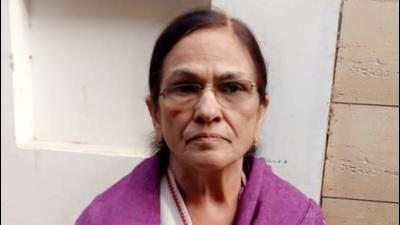 The victim, Sudarshna Devi Verma, was shocked to find the cash missing from her handbag on reaching home. (HT Photo) The victim, Sudarshna Devi Verma, was shocked to find the cash missing from her handbag on reaching home. (HT Photo)