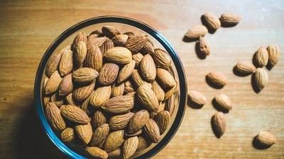 5. Include fibre in your diet: Fibre lowers blood pressure, limits inflammation, and reduces bad cholesterol since it reduces the absorption of cholesterol by our bloodstream. Some foods that are rich in fiber are whole grains, beans, fruits, and oatmeal. Include them in your diet to promote good heart health. (Pexels) 5. Include fibre in your diet: Fibre lowers blood pressure, limits inflammation, and reduces bad cholesterol since it reduces the absorption of cholesterol by our bloodstream. Some foods that are rich in fiber are whole grains, beans, fruits, and oatmeal. Include them in your diet to promote good heart health. (Pexels)