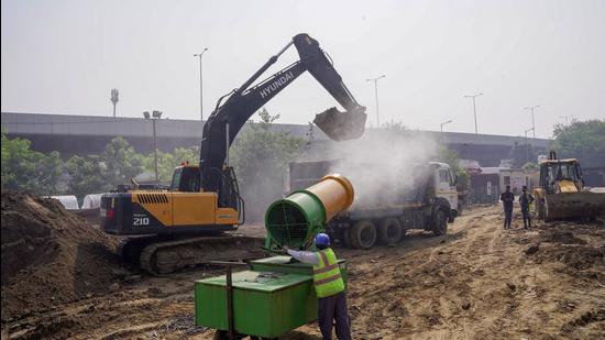 Local sources that mired the air, over the last month have been construction, industrial emissions from the peripheries of Delhi and NCR, residential emissions, road dust and waste burning (PTI)