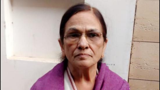 The victim, Sudarshna Devi Verma, was shocked to find the cash missing from her handbag on reaching home. (HT Photo)