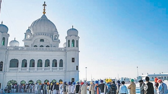 Pilgrimage to the Kartarpur Sahib gurdwara in Pakistan was suspended in March last year because of the pandemic.(HT file)