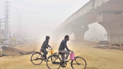 Around seven trains, which start or cross Ludhiana, were delayed due to the foggy weather conditions. (Gurpreet Singh/HT) Around seven trains, which start or cross Ludhiana, were delayed due to the foggy weather conditions. (Gurpreet Singh/HT)