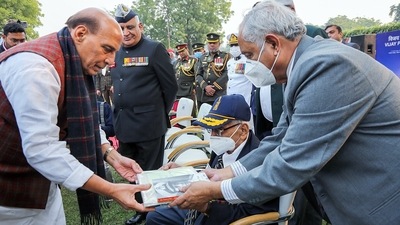 (ANI): Defence Minister Rajnath Singh at interaction with Indian war veterans and Mukti Jodhas of Bangladesh as part of Swarnim Vijay Varsh celebrations, in New Delhi on Tuesday. (ANI)