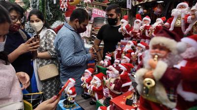 The Mumbai Police order said the Section 144 restrictions were necessary in view of the continued threat posed by the Omicron variant of the coronavirus, which is said to be highly infectious and capable of undergoing frequent mutations. (Satish Bate/HT Photo) The Mumbai Police order said the Section 144 restrictions were necessary in view of the continued threat posed by the Omicron variant of the coronavirus, which is said to be highly infectious and capable of undergoing frequent mutations. (Satish Bate/HT Photo)