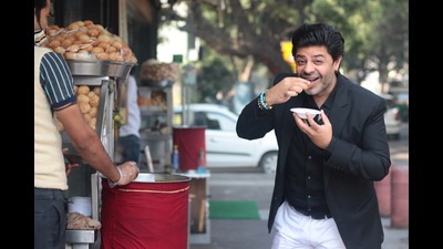 Actor Ssumier Pascricha shares how Bengali Market makes him nostalgic. It’s here he used to hang out after school and binge on his favourite gol gappas. (Photo: Shivam Saxena/HT) Actor Ssumier Pascricha shares how Bengali Market makes him nostalgic. It’s here he used to hang out after school and binge on his favourite gol gappas. (Photo: Shivam Saxena/HT)