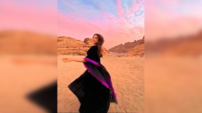 Janhvi Kapoor's stunning kaftan has been designed by Sureena Chowdhri and the outfit cost <span class='webrupee'>₹</span>17,900, as per the website. (Instagram/@spacemuffin27) Janhvi Kapoor's stunning kaftan has been designed by Sureena Chowdhri and the outfit cost <span class='webrupee'>₹</span>17,900, as per the website. (Instagram/@spacemuffin27)