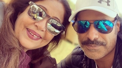 Sikandar Kher with mom Kirron Kher. Sikandar Kher with mom Kirron Kher. 