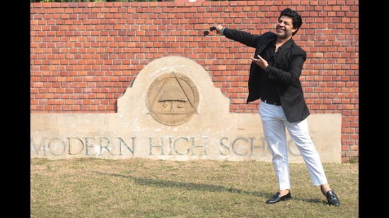 Ssumier Pasricha shares he is still in touch with his school teachers. (Photo: Shivam Saxena/HT)