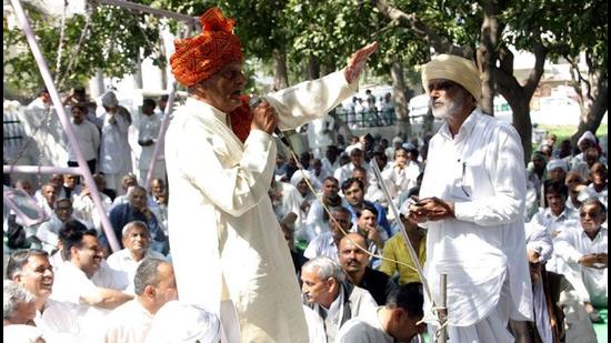 Residents of Bhatoli village panchayat held an unusual auction three months before the Panchayat polls in Ashok Nagar district to choose a candidate for the post of sarpanch, who would win the election unopposed. (Image used for representation). (HT PHOTO.) Residents of Bhatoli village panchayat held an unusual auction three months before the Panchayat polls in Ashok Nagar district to choose a candidate for the post of sarpanch, who would win the election unopposed. (Image used for representation). (HT PHOTO.)