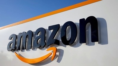 Amazon’s investment in Future Coupons Pvt. Ltd (FCPL) has been at the centre of a bitterly fought legal battle between the two groups about Future group’s sale of retail business to Reliance Retail Ventures Ltd (RRVL) for about  ₹24,700 crore. (Reuters)