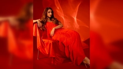 Malaika Arora gives a candid boss lady pose for the camera and makes her fans go awestruck. (Instagram/@manekaharisinghani) Malaika Arora gives a candid boss lady pose for the camera and makes her fans go awestruck. (Instagram/@manekaharisinghani)