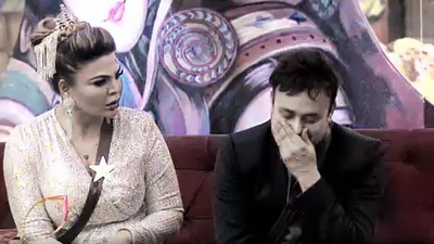 Rakhi Sawant says Ritesh doesn't sit with her. Rakhi Sawant says Ritesh doesn't sit with her. 