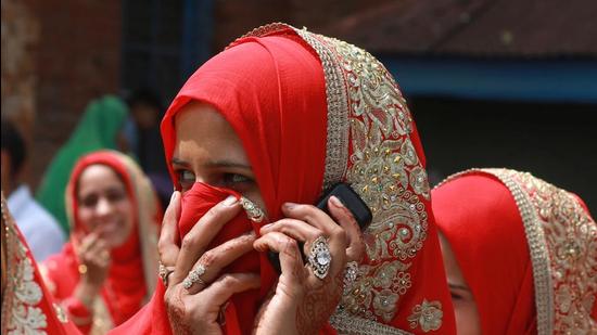 The union cabinet on Wednesday cleared a proposal to bring uniformity in the marriageable age of men and women and the government plans to bring a bill in this regard in the ongoing winter session of parliament. (Representative Photo/HT File) The union cabinet on Wednesday cleared a proposal to bring uniformity in the marriageable age of men and women and the government plans to bring a bill in this regard in the ongoing winter session of parliament. (Representative Photo/HT File)
