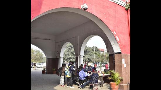 The stolen RT-PCR test kits belonged to a health department team conducting free Covid tests outside the Ludhiana railway station. (Gurpreet Singh/HT)