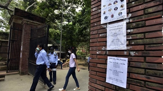 Currently, colleges are required to give admissions to all applicants who meet the cutoffs, leading to over-admissions in many institutes.&nbsp;(Sanjeev Verma/HT PHOTO)