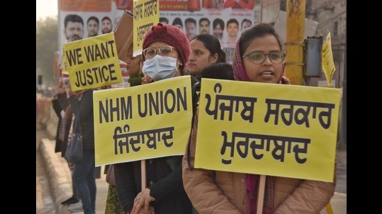 Now, the health department is dependent on contractual nursing staff and final-year nursing students who have been deputed from Mohan Dai Oswal Hospital due to the emergency; meanwhile, the nursing staff said that the strike will continue until their demands, which include pay parity, and payment of allowances, are fulfilled. (Gurpreet Singh/HT)