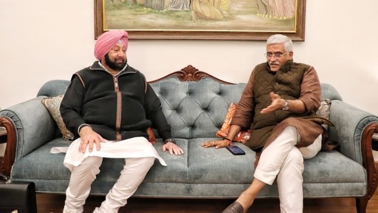 Amarinder Singh and Punjab BJP in-charge Gajendra Singh Shekhawat met on Friday after which the alliance was announced.&nbsp;