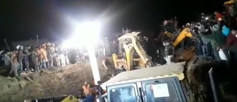 Local police and personnel of the Army took almost six hours to take out the child from the borewell. (Twitter/@collchhatarpur)
