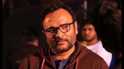 Writer and actor Vijay Maurya is currently shooting in Lucknow for OTT series Rangbaaz-2