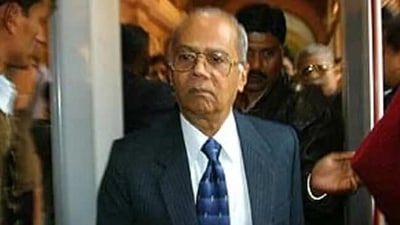 Nanavati, born on February 17, 1935, was enrolled as an advocate in the Bombay High Court on February 11, 1958. Nanavati, born on February 17, 1935, was enrolled as an advocate in the Bombay High Court on February 11, 1958.