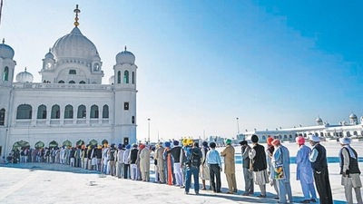 Devotees queue up outside the Kartarpur gurdwara. (HT File Photo) Devotees queue up outside the Kartarpur gurdwara. (HT File Photo)