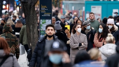 Britain is witnessing around 700 to 800 hospital admissions every day for the last seven days. (AFP)