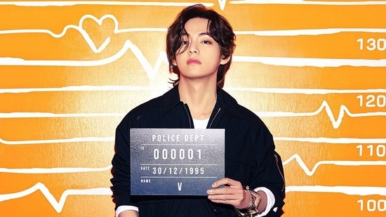 BTS singer V gives relationship advice on Weverse.&nbsp;