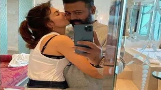 This photo of Sukesh Chandrashekhar and actor Jacqueline Fernandez went viral a few months ago. This photo of Sukesh Chandrashekhar and actor Jacqueline Fernandez went viral a few months ago. 