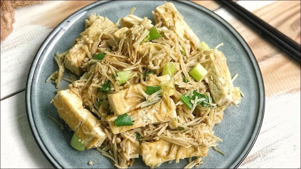 Enoki mushroom is the most searched recipe in India. Know how to make