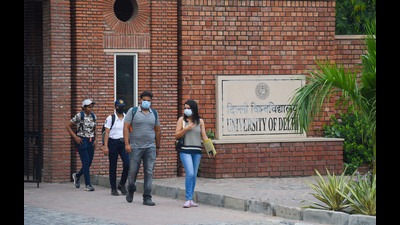 As Delhi University’s Executive Committee (EC) gives its nod to conducting entrance exam-based admission, students feels the decision will give candidates a better shot at getting into DU. (Photo: Amal KS/HT) As Delhi University’s Executive Committee (EC) gives its nod to conducting entrance exam-based admission, students feels the decision will give candidates a better shot at getting into DU. (Photo: Amal KS/HT)