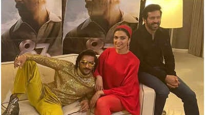 Kabir Khan, Ranveer Singh and Deepika Padukone at Jeddah. Kabir Khan, Ranveer Singh and Deepika Padukone at Jeddah.