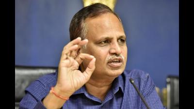 AAP minister Satyendar Jain said that during his visit to Punjab, after meeting various businessmen and traders, he realised that they were afraid to start new projects because of corrupt politicians, who forcibly demanded shares in their businesses. (HT)