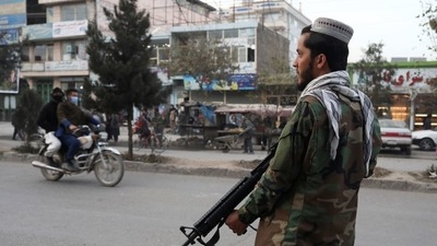 A Taliban fighter stands guard in Kabul, Afghanistan. REUTERS/Ali Khara (REUTERS)