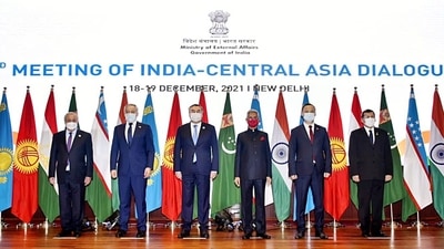 External Affairs Minister S Jaishankar (4L) with the Foreign Ministers of Central Asian countries in a group photo at the third meeting of the two-day India-Central Asia Dialogue. (ANI)