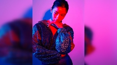 It's a blue Christmas for Alia Bhatt as she styles herself in a shimmery blue cropped jacket and a mini metallic skirt. (Instagram/@anaitashroffadajania) It's a blue Christmas for Alia Bhatt as she styles herself in a shimmery blue cropped jacket and a mini metallic skirt. (Instagram/@anaitashroffadajania)