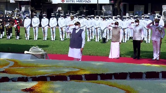 On the occasion of Goa Liberation Day, PM Modi paid floral tributes at Martyr's Memorial, Azad Maidan in Panaji.(ANI)