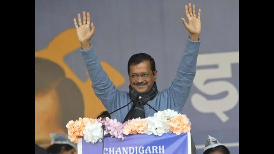 Delhi chief minister and AAP supremo Arvind Kejriwal at a rally in Chandigarh on Sunday. AAP is contesting the Chandigarh MC polls for the first time and has fielded candidates on all 35 seats. (Keshav Singh/HT)