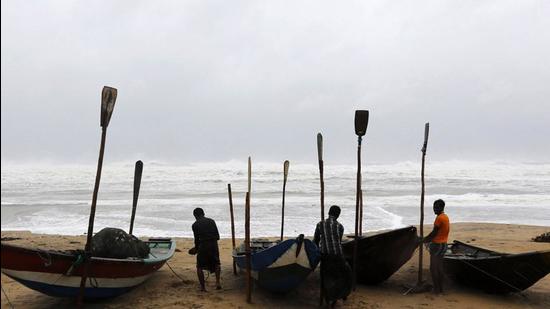 Chief Minister MK Stalin spoke to External Affairs Minister S Jaishankar over phone and requested him to take immediate steps to get the over 50 fishermen and their 8 boats released from Sri Lanka. (HT File)