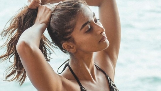 Pooja Hegde Xnx - Pooja Hegde in â‚¹5k bikini flaunts messy vacay hair before a swim in  Maldives: Pic inside | Fashion Trends - Hindustan Times