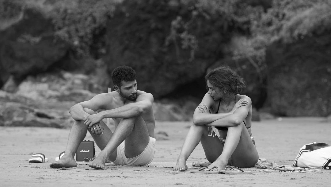 Deepika Padukone shares new pics from Shakun Batra's upcoming film. Deepika Padukone shares new pics from Shakun Batra's upcoming film. 