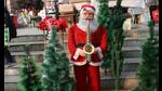 Shopping and caroling: Christmas spirit rules Mumbai Shopping and caroling: Christmas spirit rules Mumbai